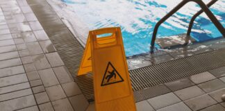 Living with a Slipped Disc: Signs It May Be Time to Visit a Pain Management Clinic