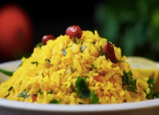 Best Poha in Bangalore for a Light and Filling Breakfast Poha